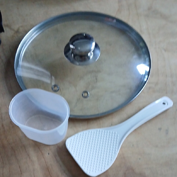 Emeril Lagasse Pressure Cooker/Air Fryer - Picture 5 of 10